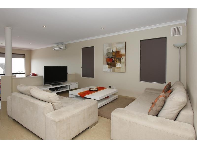 25 Dumaresq Loop, Quinns Rocks WA 6030