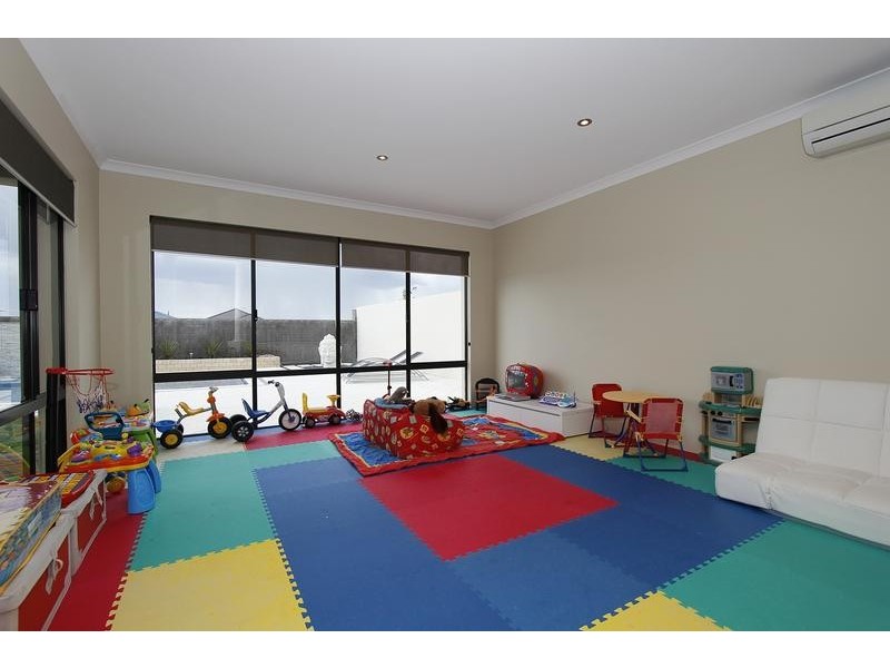 25 Dumaresq Loop, Quinns Rocks WA 6030