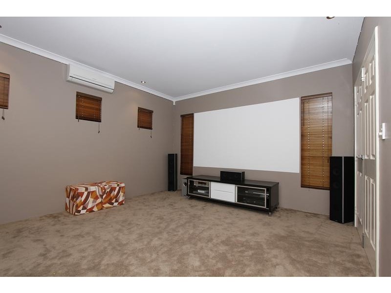 25 Dumaresq Loop, Quinns Rocks WA 6030