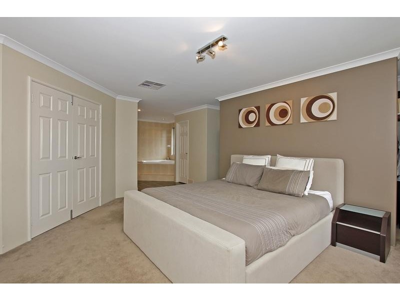 25 Dumaresq Loop, Quinns Rocks WA 6030