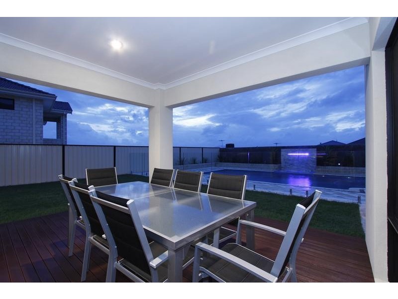 25 Dumaresq Loop, Quinns Rocks WA 6030