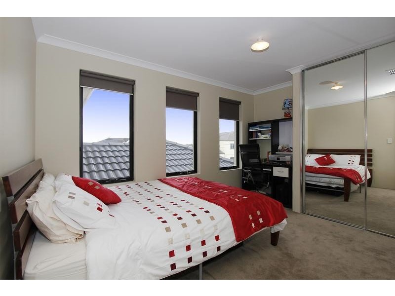 25 Dumaresq Loop, Quinns Rocks WA 6030