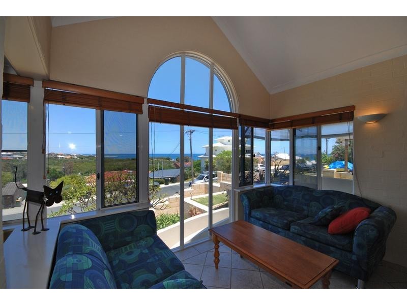 11 Dennis Street, Quinns Rocks WA 6030