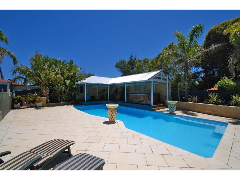 11 Dennis Street, Quinns Rocks WA 6030