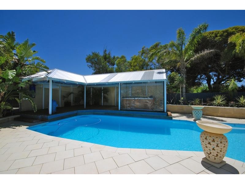 11 Dennis Street, Quinns Rocks WA 6030