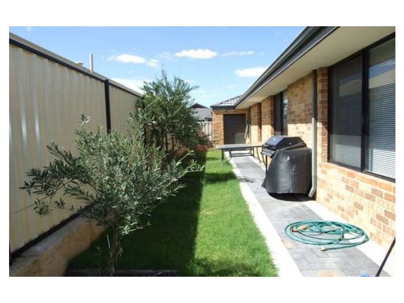 17 Lakewood Terrace, Clarkson WA 6030