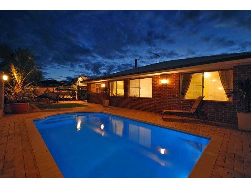 12 Abbeville Circle, Mindarie WA 6030