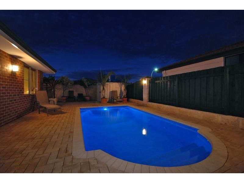 12 Abbeville Circle, Mindarie WA 6030