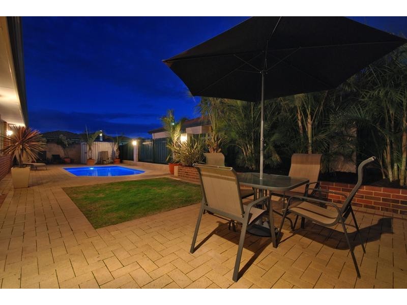 12 Abbeville Circle, Mindarie WA 6030