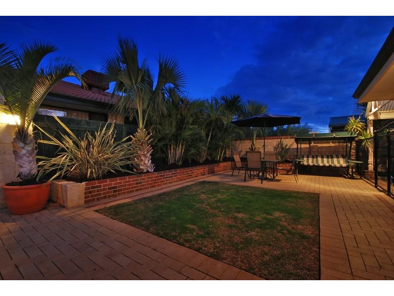 12 Abbeville Circle, Mindarie WA 6030
