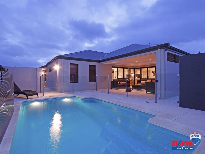 6 Yarmouth Road, Jindalee WA 6036