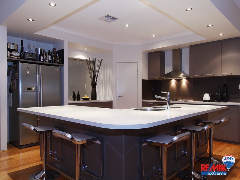 6 Yarmouth Road, Jindalee WA 6036