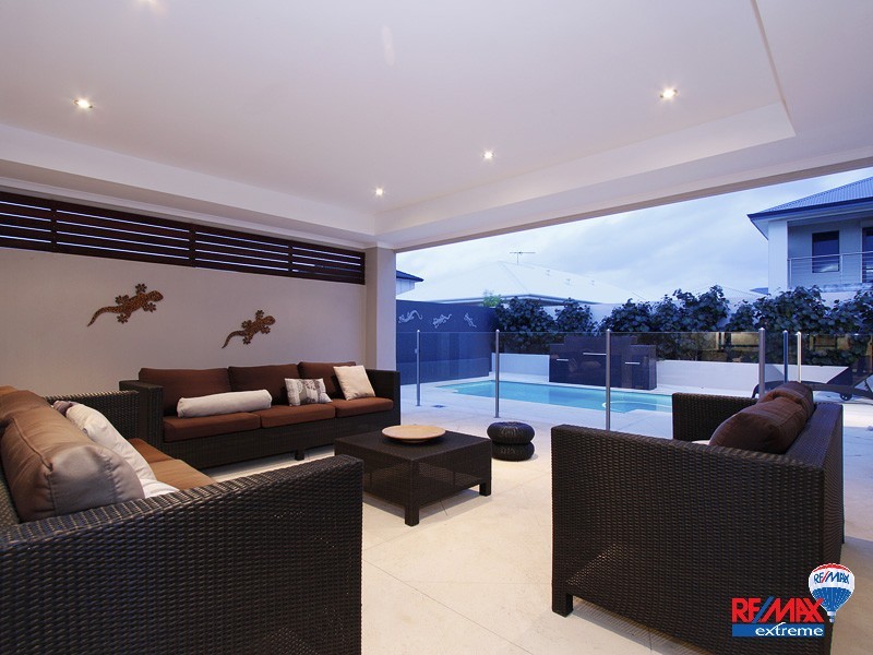 6 Yarmouth Road, Jindalee WA 6036