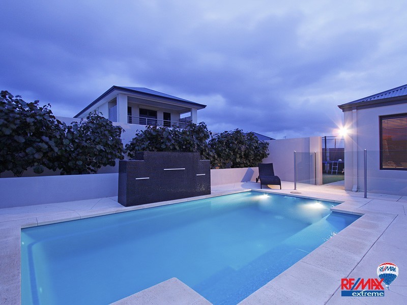 6 Yarmouth Road, Jindalee WA 6036