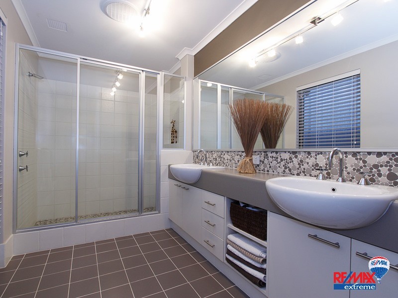 6 Yarmouth Road, Jindalee WA 6036