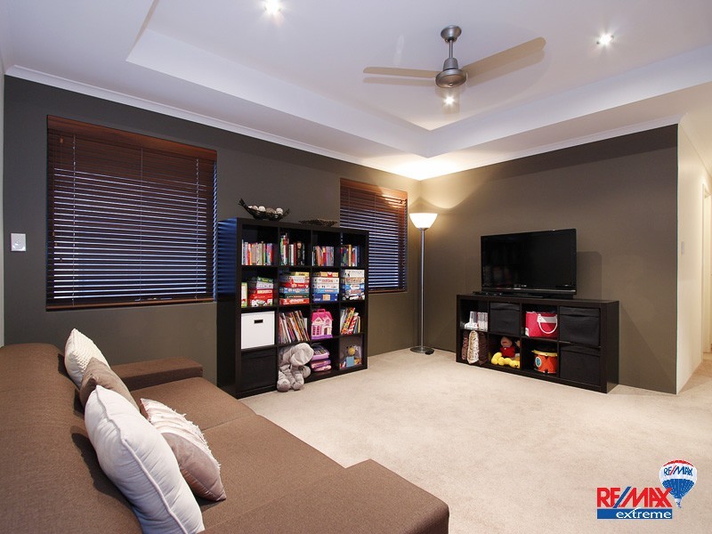6 Yarmouth Road, Jindalee WA 6036