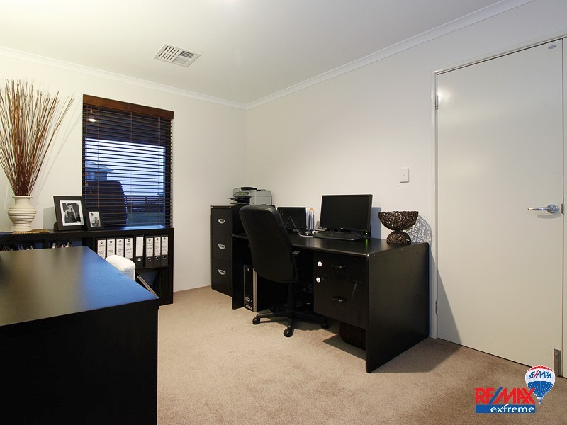 6 Yarmouth Road, Jindalee WA 6036