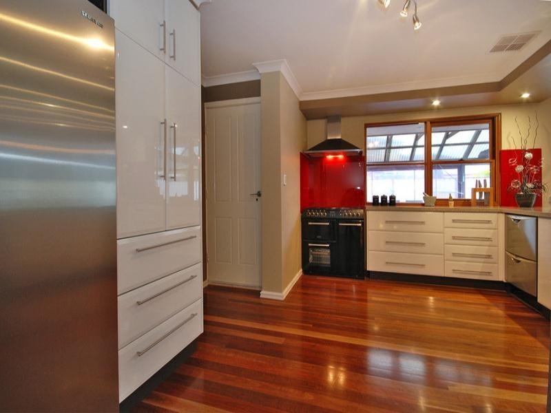 18 La Grange Loop, Currambine WA 6028