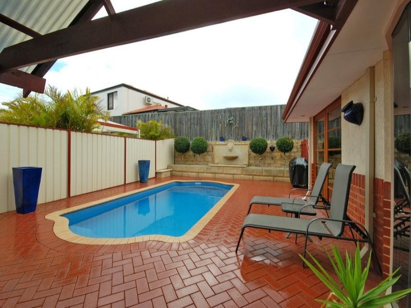 18 La Grange Loop, Currambine WA 6028