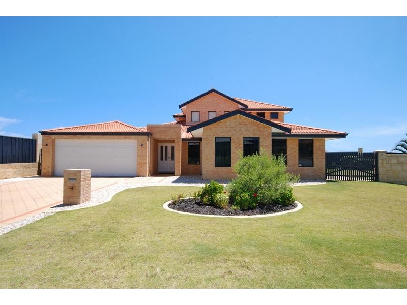 4 Manta Pass, Mindarie WA 6030