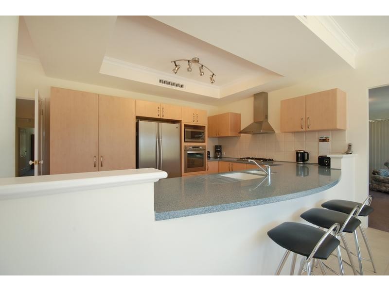 4 Manta Pass, Mindarie WA 6030