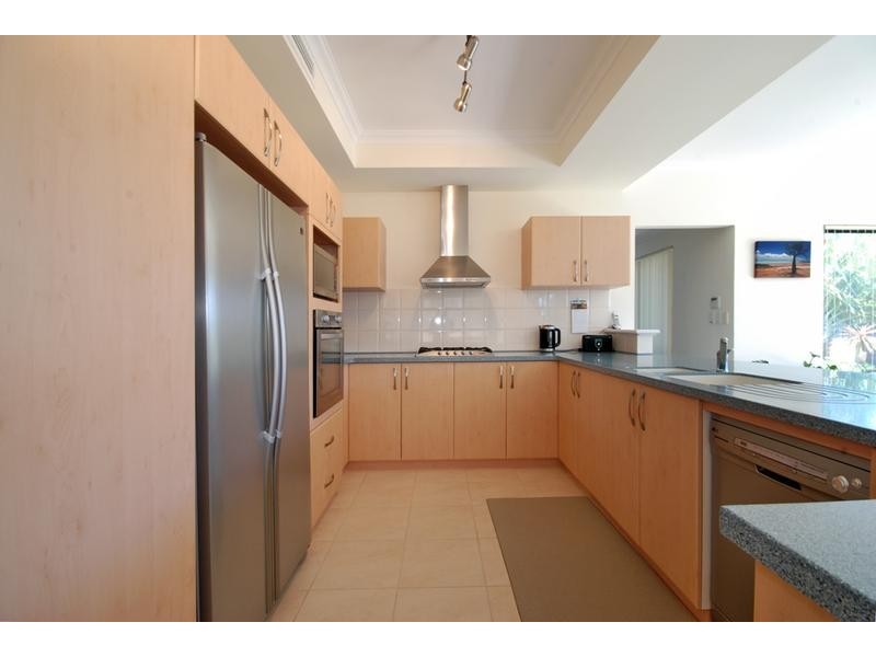 4 Manta Pass, Mindarie WA 6030