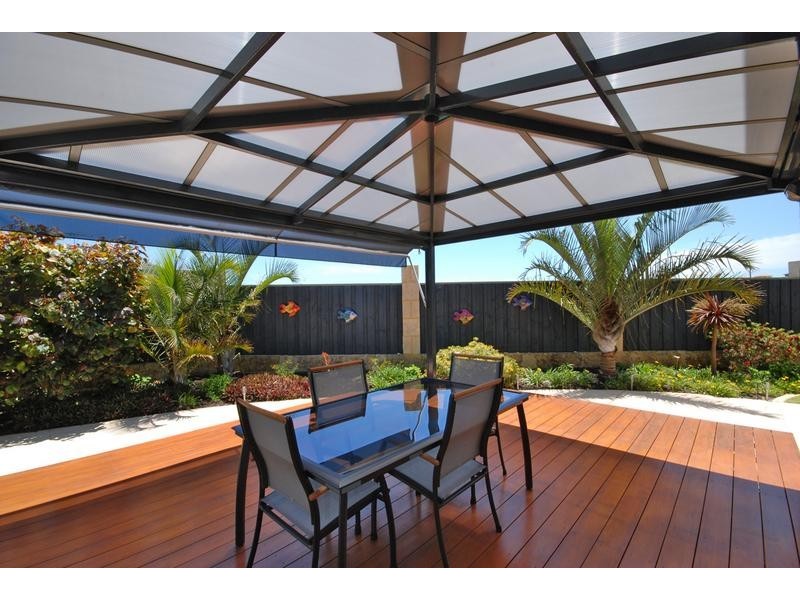 4 Manta Pass, Mindarie WA 6030