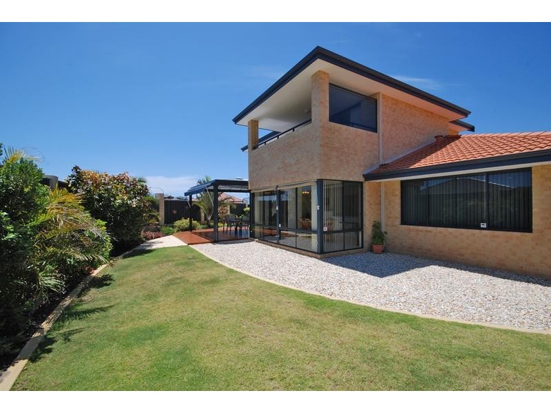 4 Manta Pass, Mindarie WA 6030