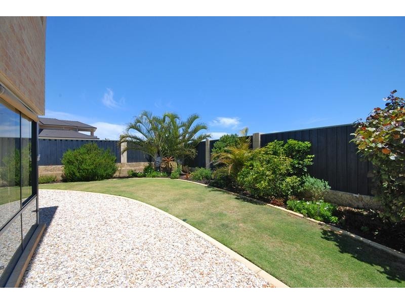 4 Manta Pass, Mindarie WA 6030