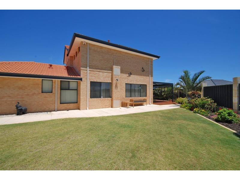 4 Manta Pass, Mindarie WA 6030