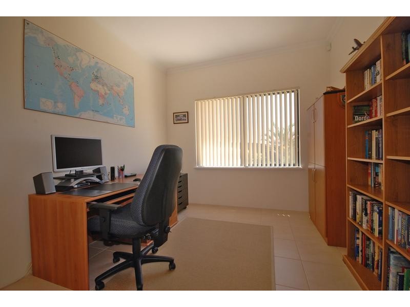 4 Manta Pass, Mindarie WA 6030