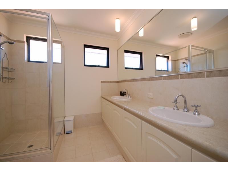 4 Manta Pass, Mindarie WA 6030