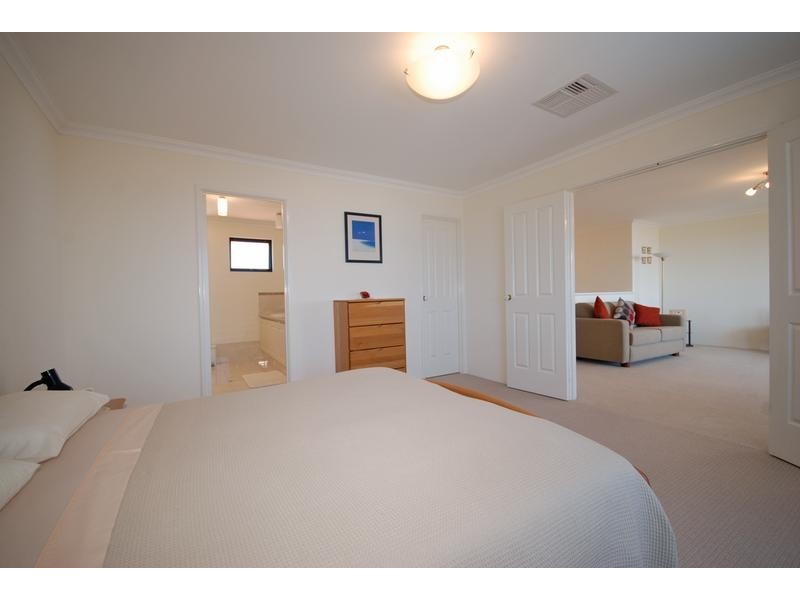 4 Manta Pass, Mindarie WA 6030