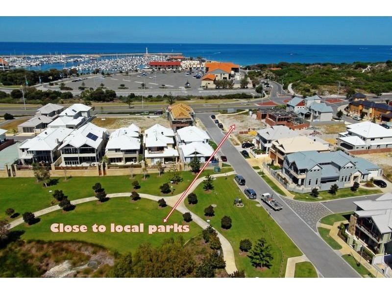 56 Maldives Drive, Hillarys WA 6025