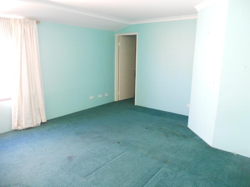 10 Appleby Drive, Darch WA 6065