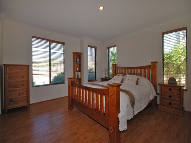 49 Litchfield Crescent, Carramar WA 6031