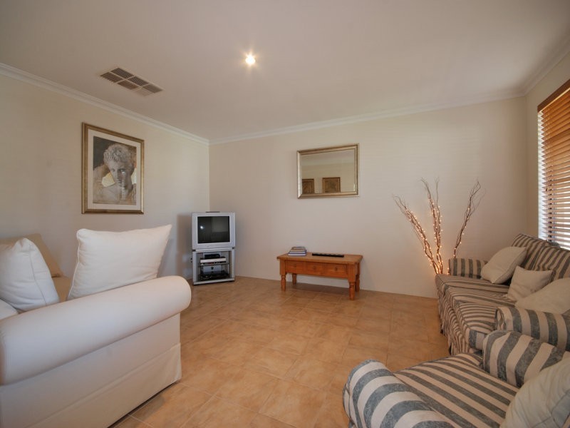 49 Litchfield Crescent, Carramar WA 6031