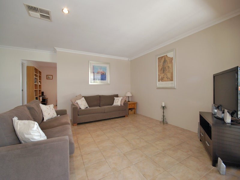 49 Litchfield Crescent, Carramar WA 6031