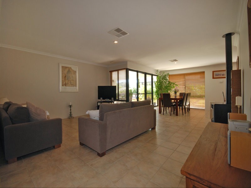 49 Litchfield Crescent, Carramar WA 6031