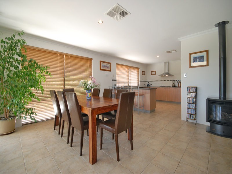 49 Litchfield Crescent, Carramar WA 6031