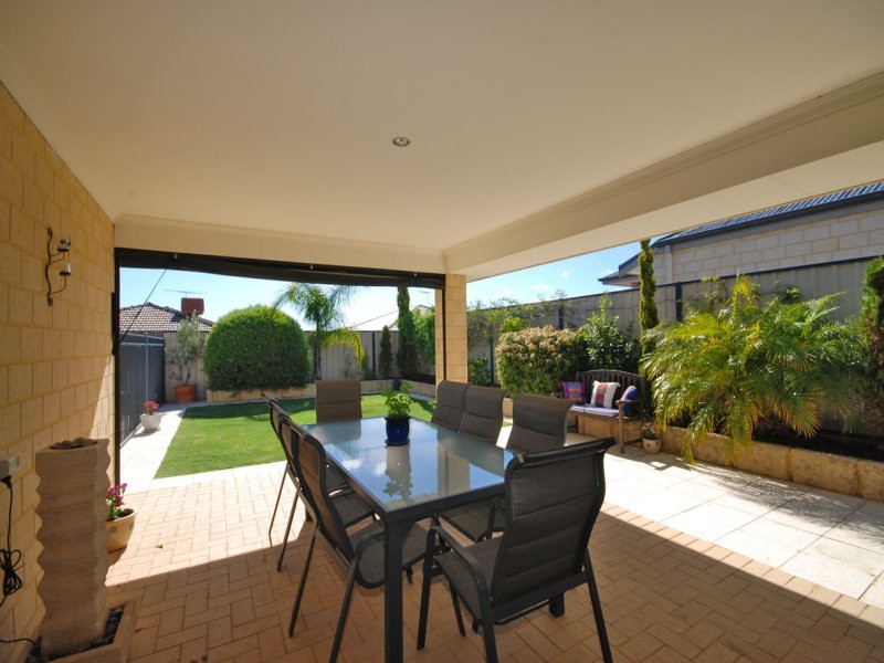 49 Litchfield Crescent, Carramar WA 6031