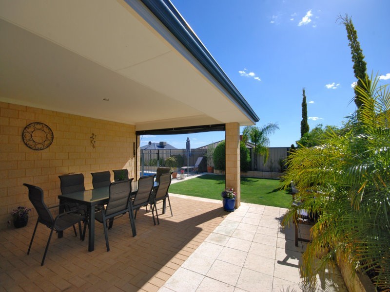 49 Litchfield Crescent, Carramar WA 6031