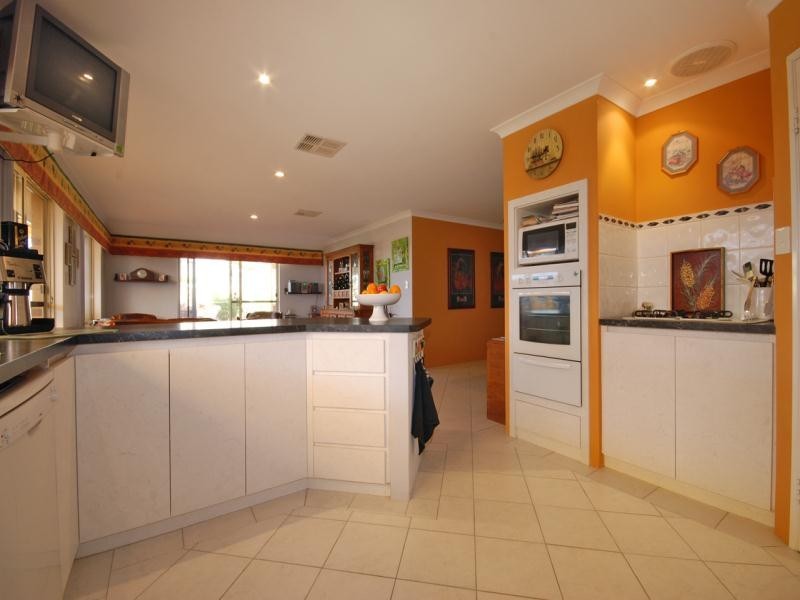 12 Reigate Way, Butler WA 6036