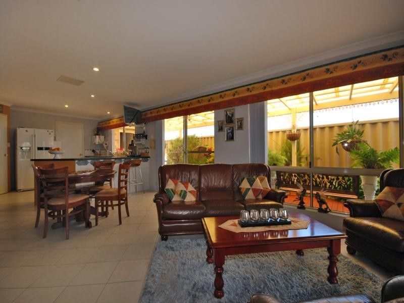 12 Reigate Way, Butler WA 6036