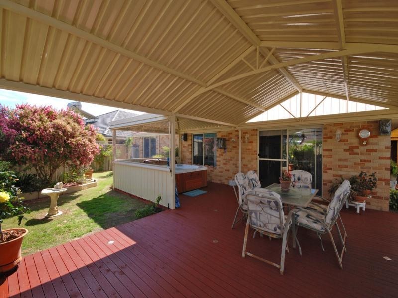 12 Reigate Way, Butler WA 6036