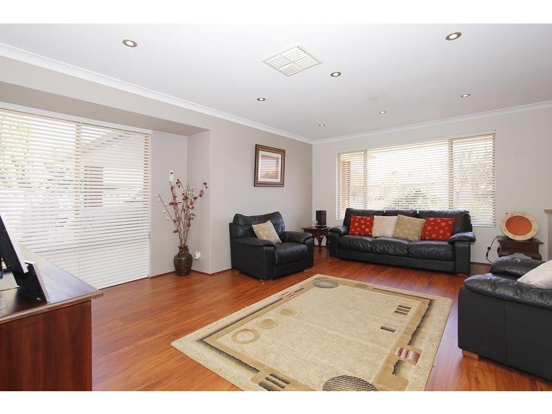 22 Callander Ave, Kinross WA 6028