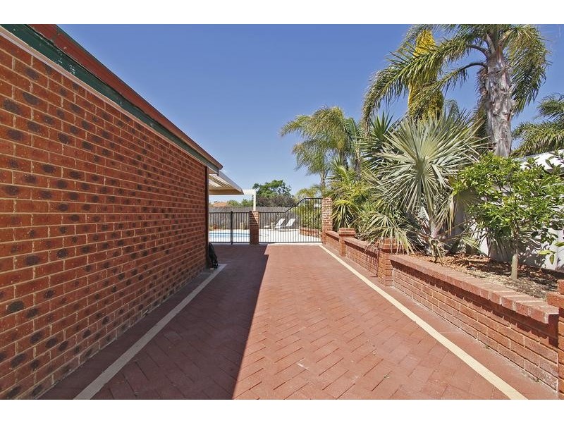 22 Callander Ave, Kinross WA 6028