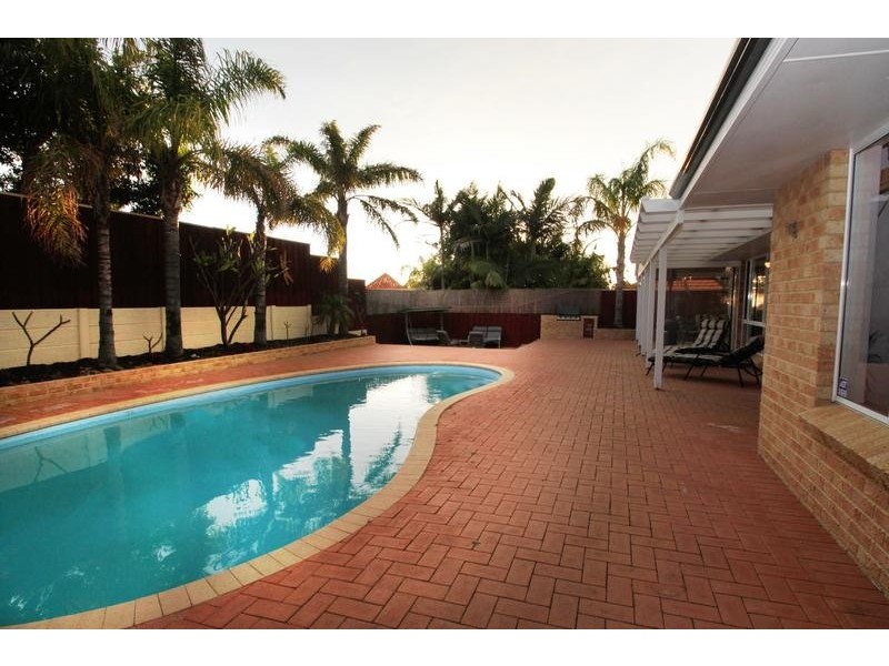 16 Shoalwater Parkway, Iluka WA 6028