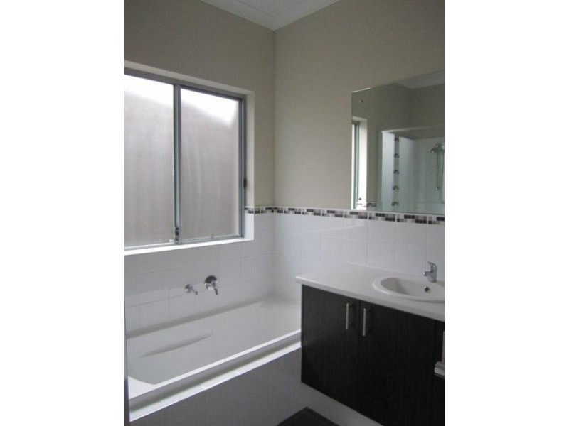 28 Hirani Link, Aveley WA 6069