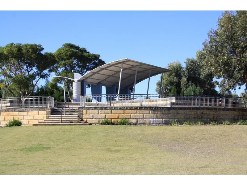 73 Nankeen Circle, Tapping WA 6065